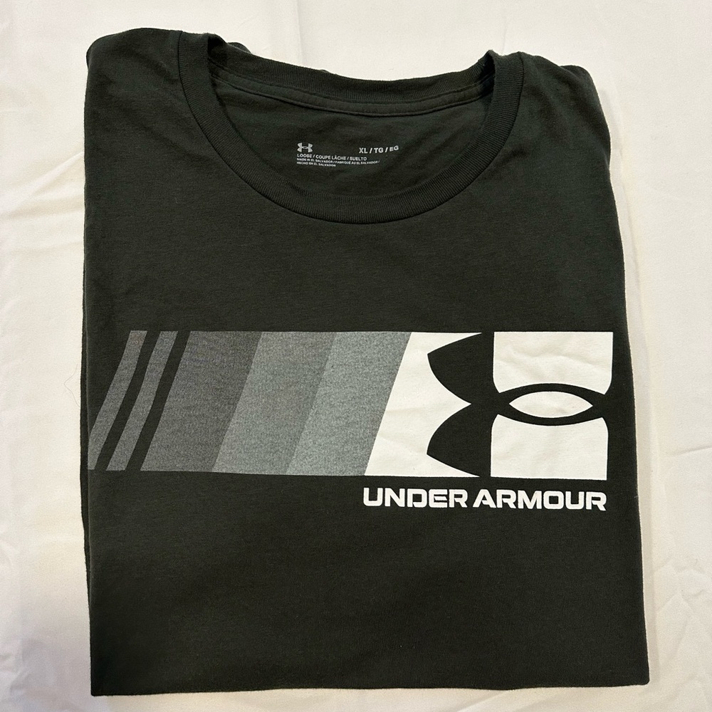 Underarmour Graphic T shirt - Picture 1 of 1